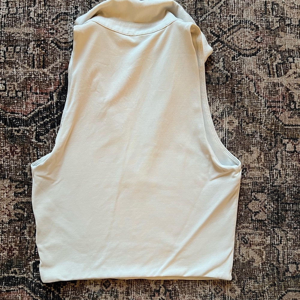 Babaton crop top - Picture 2 of 3